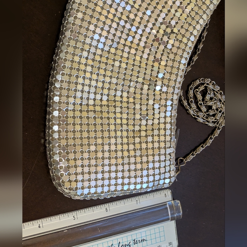 Soft and light Metal Mesh Evening Bag. - Picture 5 of 10